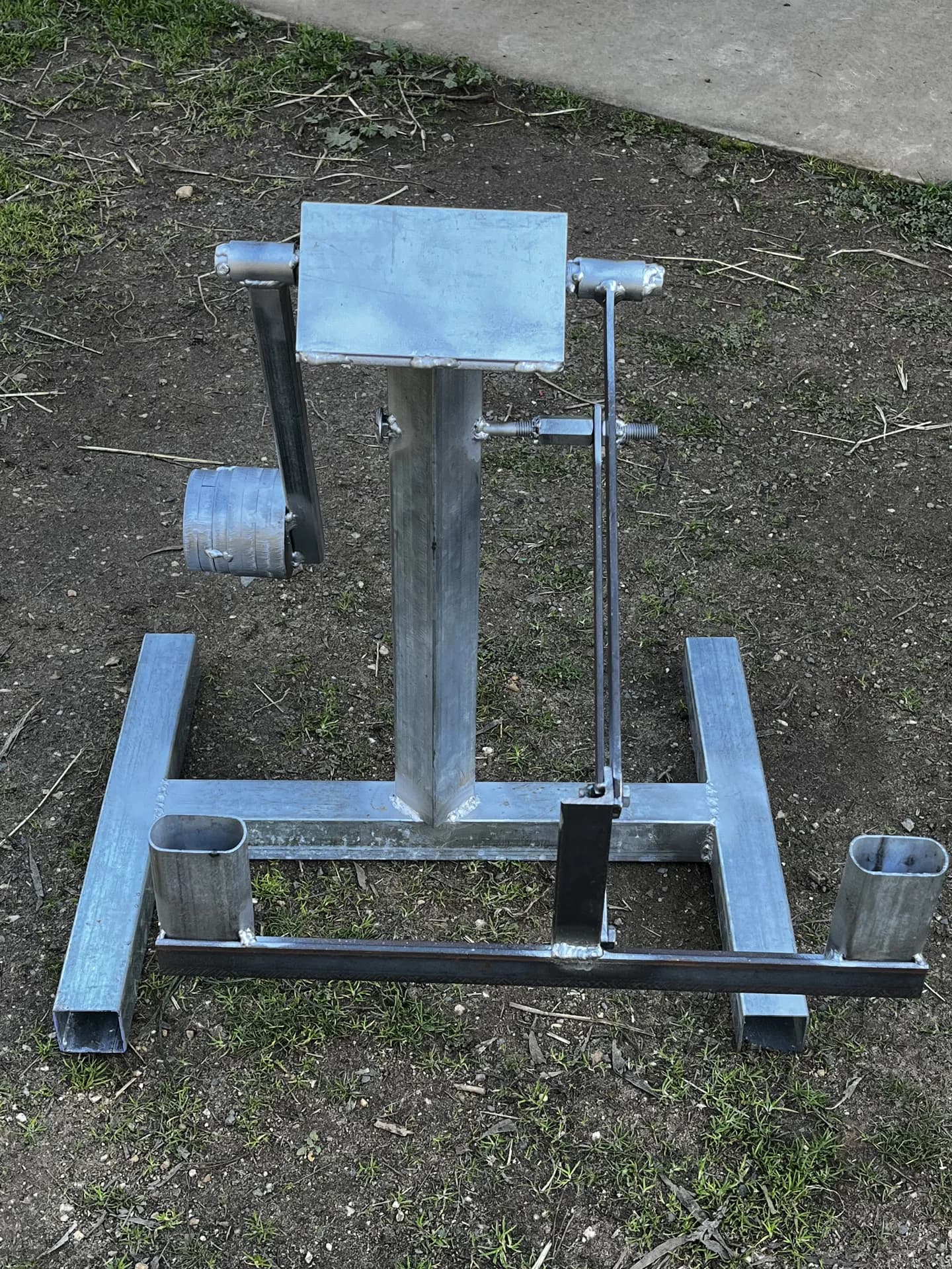 A fabricated Lorco steel target mechanism and base.